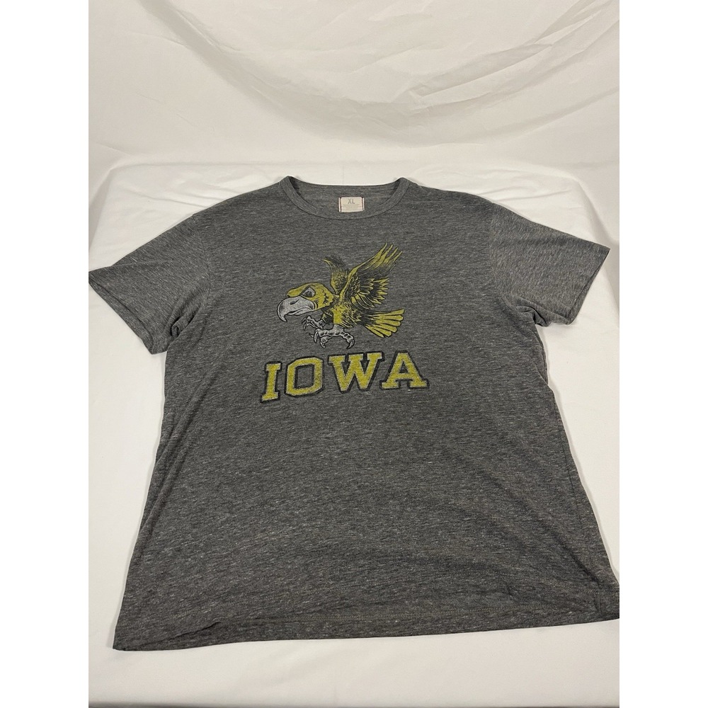 Iowa Hawkeyes T-Shirt XL Gray Vintage Tailgate Clothing NCAA Herky Graphic Tee